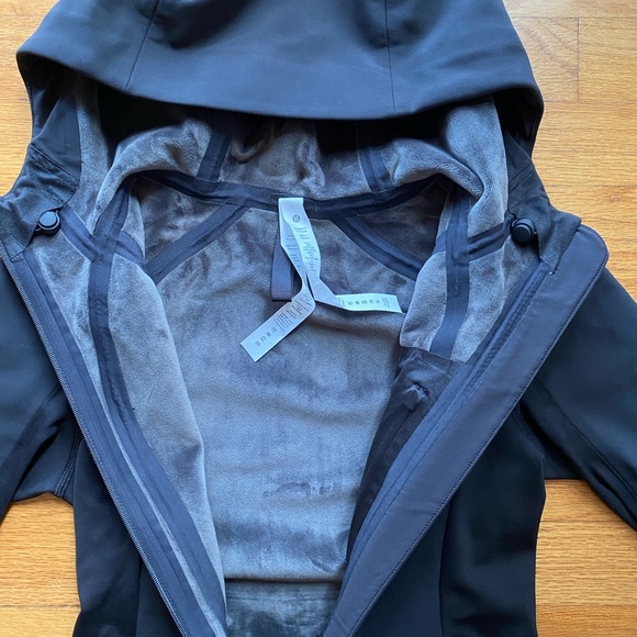 Lululemon Cross Chill Jacket Black size 0 - Picture 4 of 6